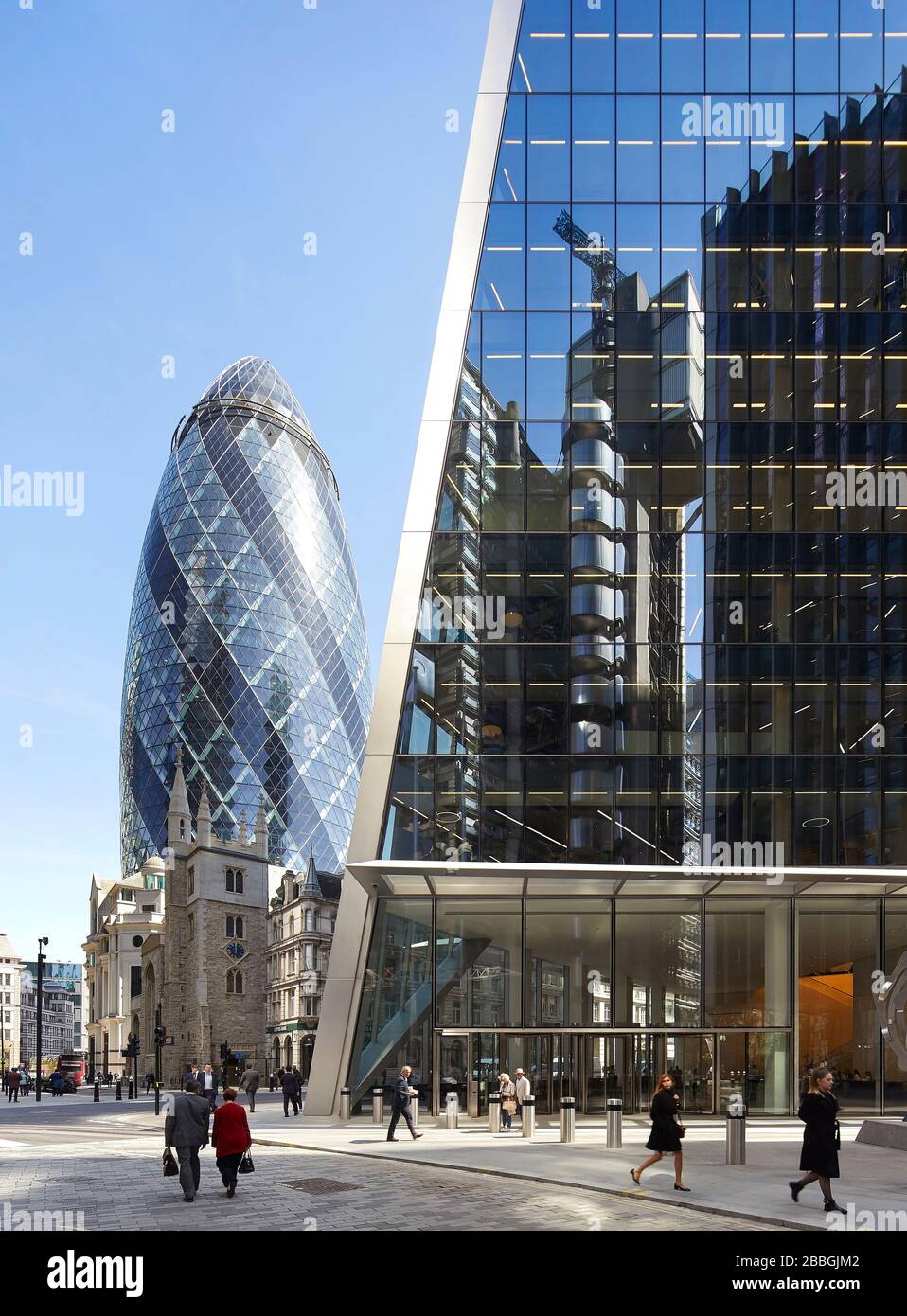 Detail of reflective glass facade and context. 52 Lime Street - The Scalpel, London, United Kingdom. Architect: Kohn Pedersen Fox Associates (KPF), 20 Stock Photo
