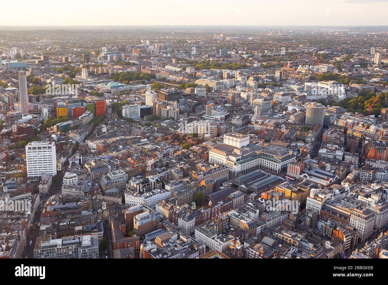 Sprawl of city. 52 Lime Street - The Scalpel, London, United Kingdom. Architect: Kohn Pedersen Fox Associates (KPF), 2018. Stock Photo