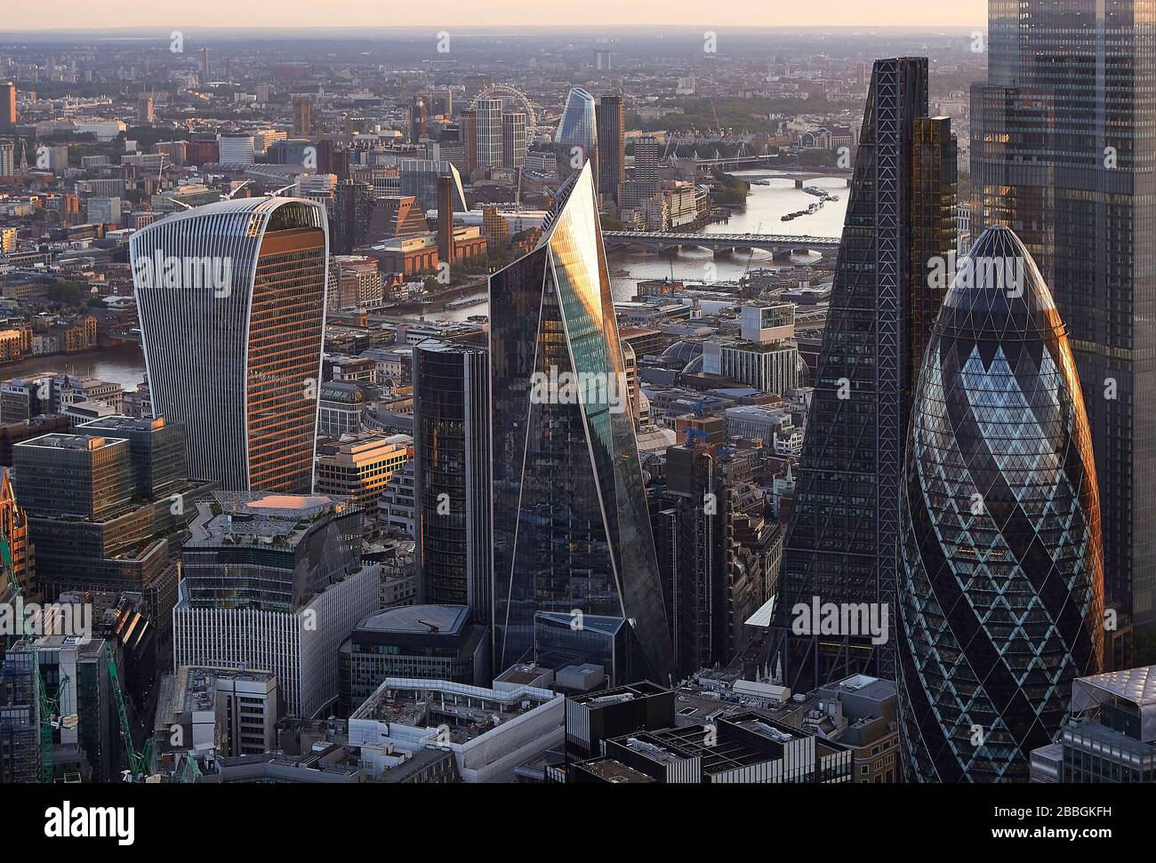 Sunset reflection in Scalpel's facade. 52 Lime Street - The Scalpel, London, United Kingdom. Architect: Kohn Pedersen Fox Associates (KPF), 2018. Stock Photo