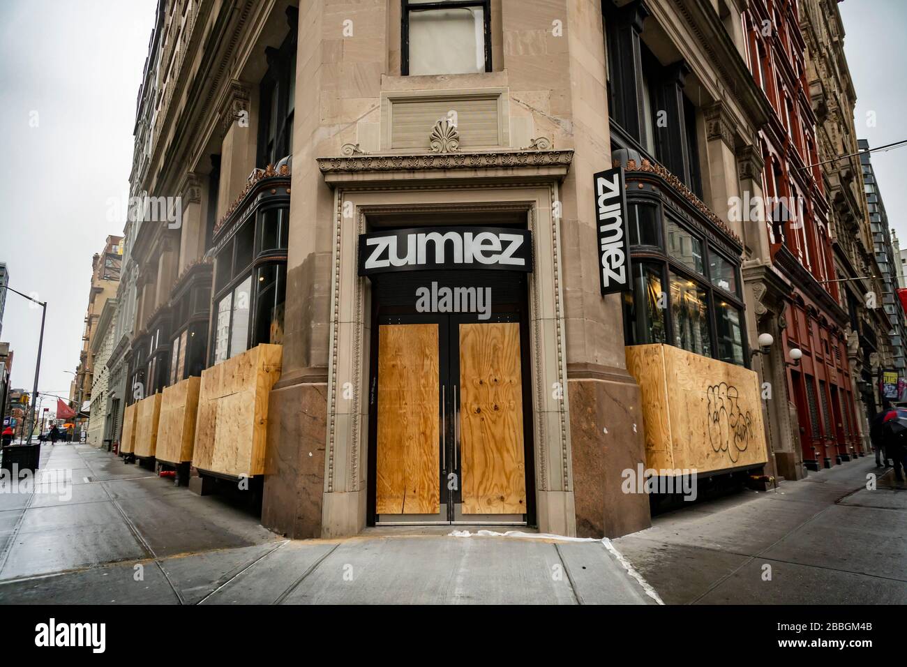 Fast fashion retailer Zumiez boards up their store in the Greenwich
