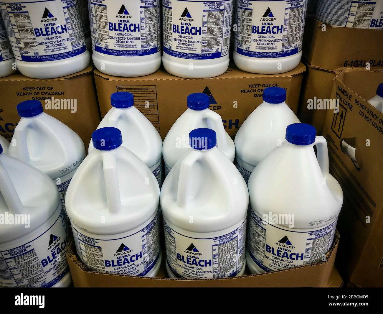 Gallon jugs of bleach in a store in New York on Monday, March 30, 2020. (© Richard B. Levine) Stock Photo