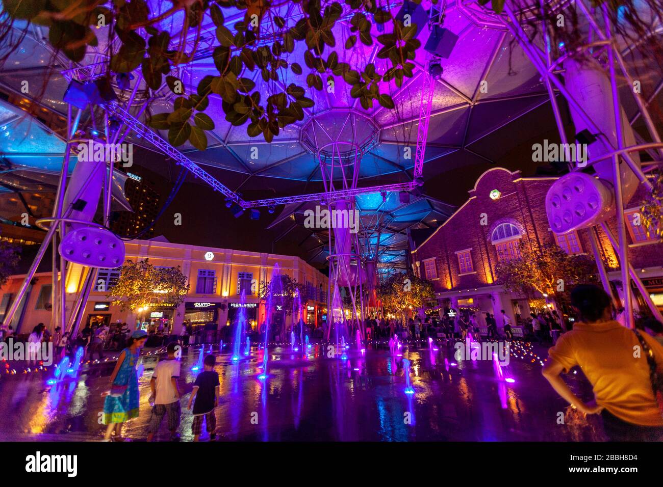 Clarke Quay, blocks of restored 19th century shophouses and warehouses