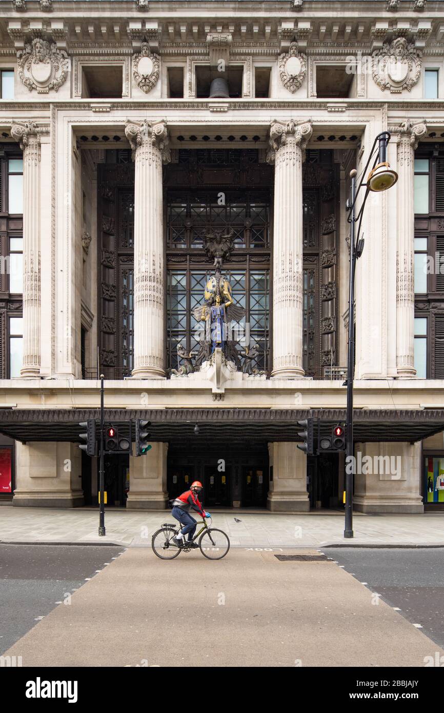 Selfridges oxford street hires stock photography and images Alamy