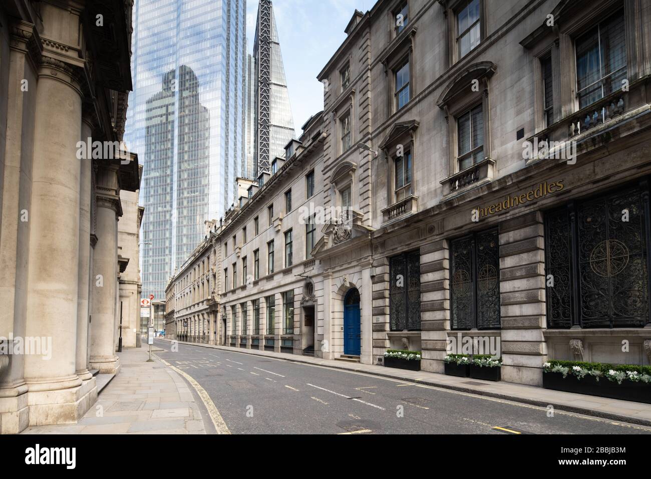 Empty london street alley hi-res stock photography and images - Alamy