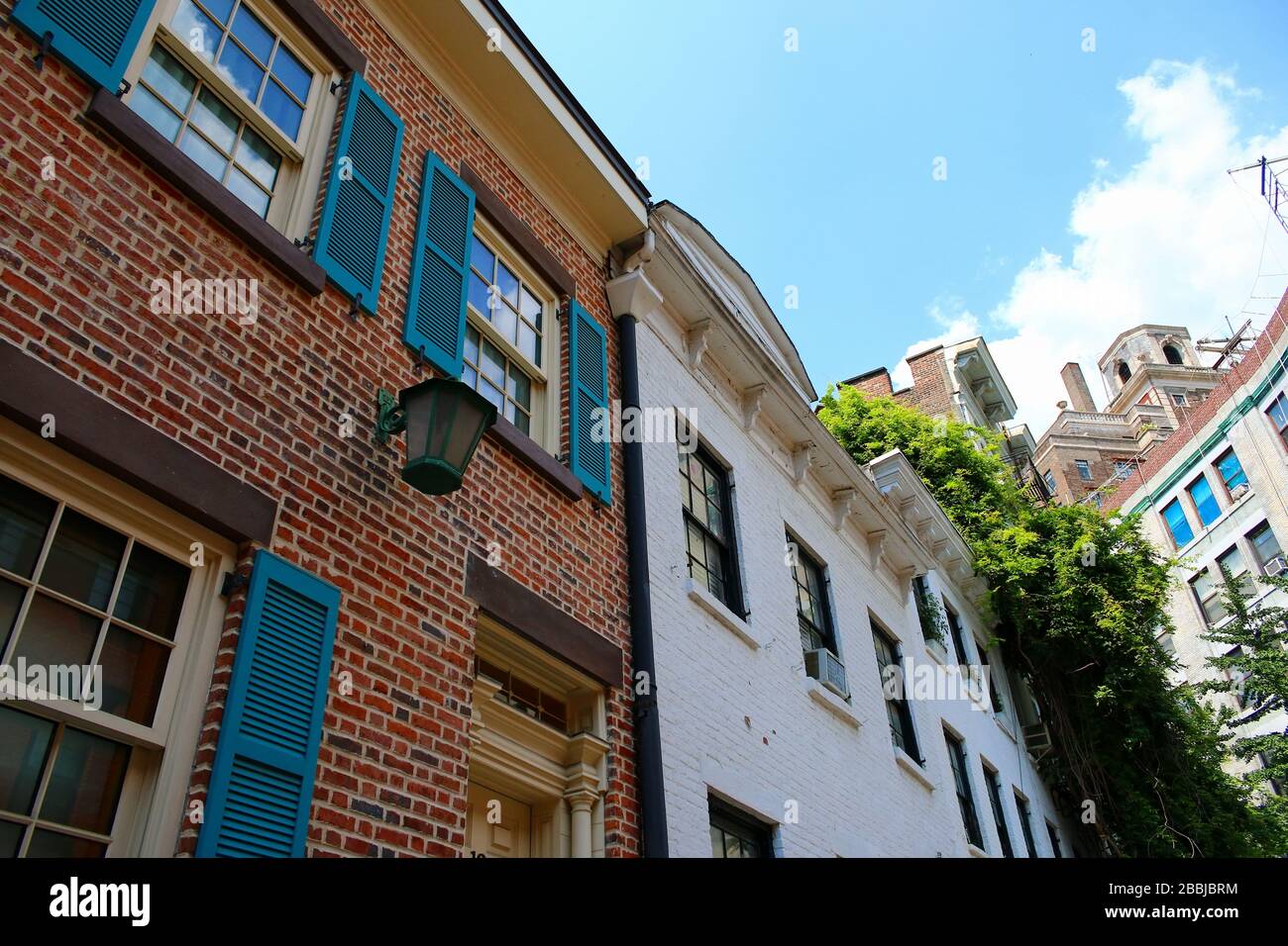 12 Gay Street is a former residence of depression-era Mayor of NYC Jimmy Walker, who ran a speakeasy there called Pirate's Den. Now, allegedly, it bel Stock Photo