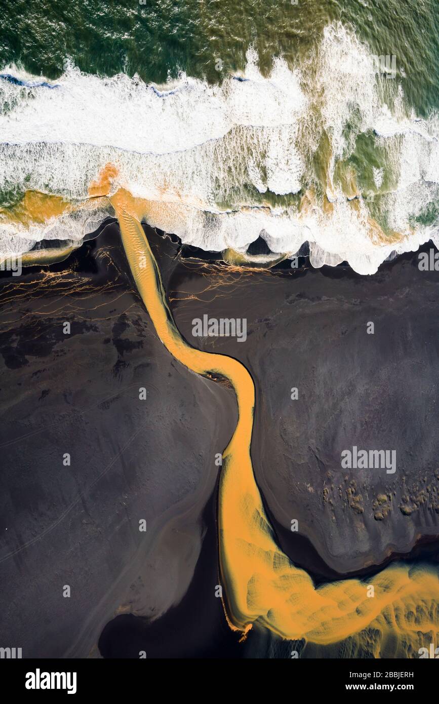 River flowing into the ocean hires stock photography and images Alamy