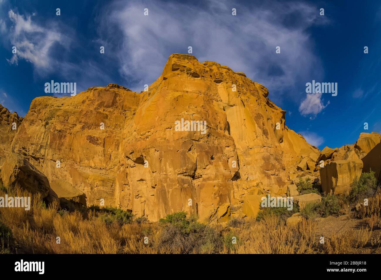 Rock cliff behind Pueblo Bonito in Chaco Culture National Historical Park, New Mexico, USA Stock Photo