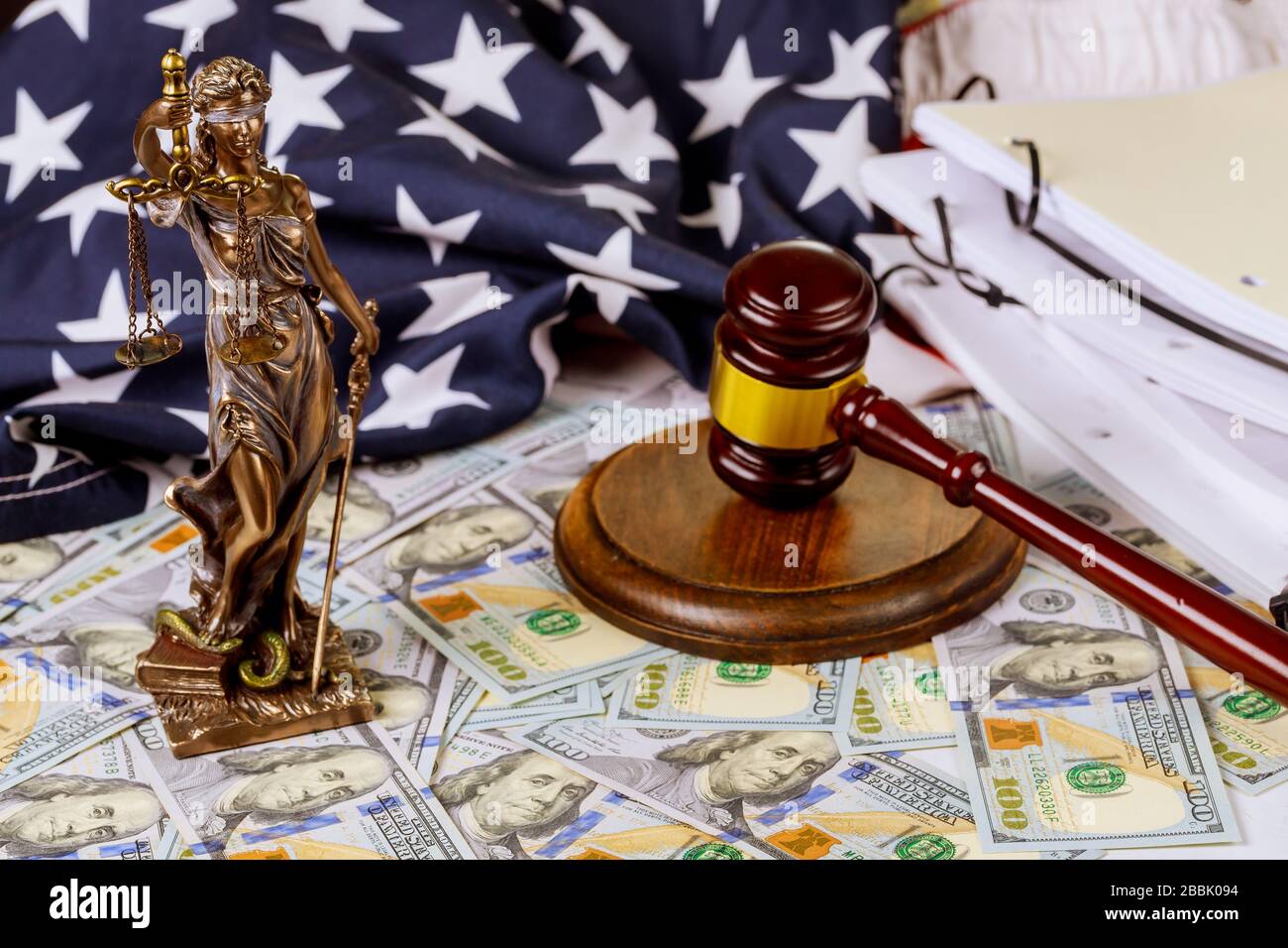Scales of justice and gavel hi-res stock photography and images - Alamy