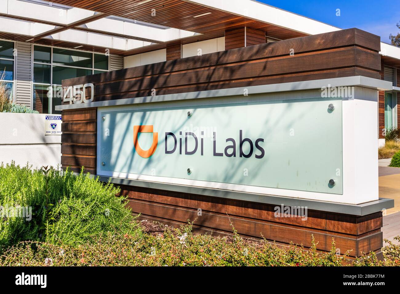 Mar 30, 2020 Mountain View / CA / USA - DiDi Labs offices in Silicon Valley; Didi Chuxing Technology Co. is a Chinese company providing app-based tran Stock Photo