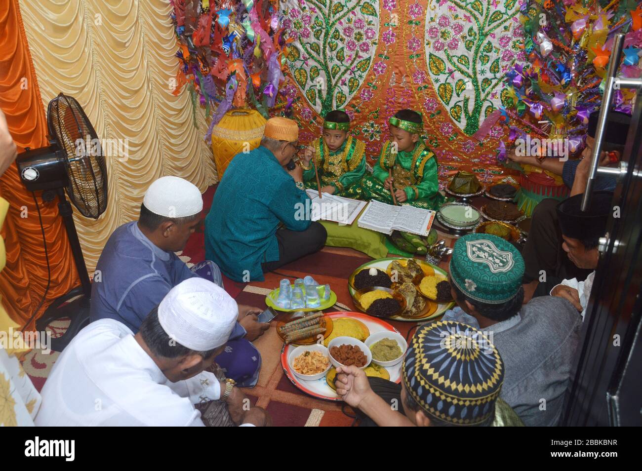 Khatm Khatam al koran hi-res stock photography and images - Alamy