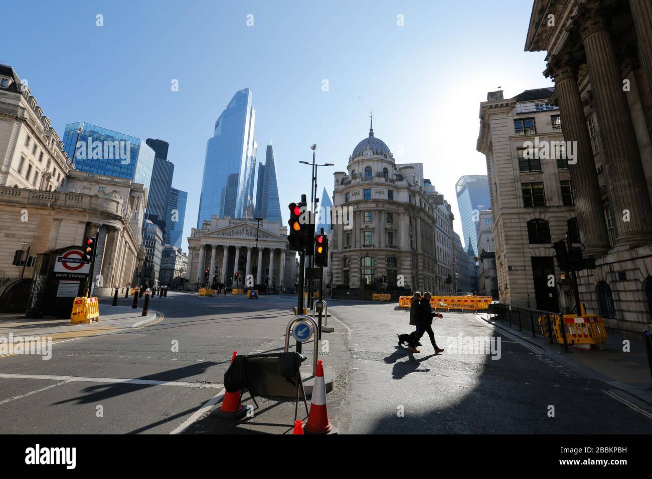 Empty streets london sunrise hi-res stock photography and images - Alamy