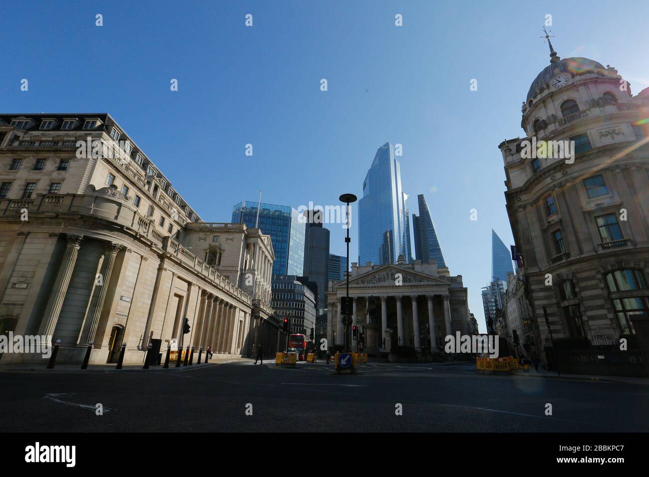 Empty streets london sunrise hi-res stock photography and images - Alamy