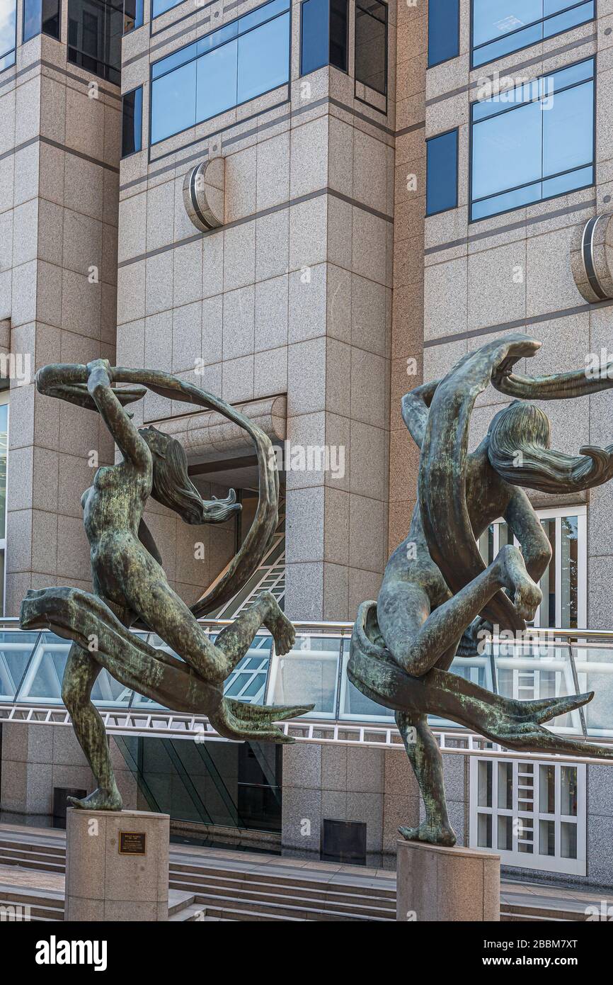 Statues in Atlanta Vertical Stock Photo Alamy