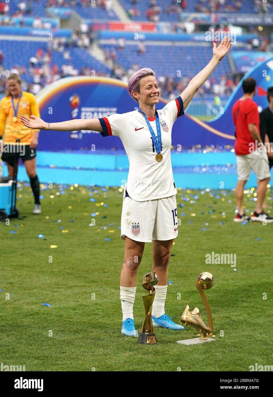 USA's Megan Rapinoe celebrates with her adidas Golden Boot award, adidas  Golden Ball award, and Fifa Women's World Cup Trophy after the final whistle  Stock Photo - Alamy