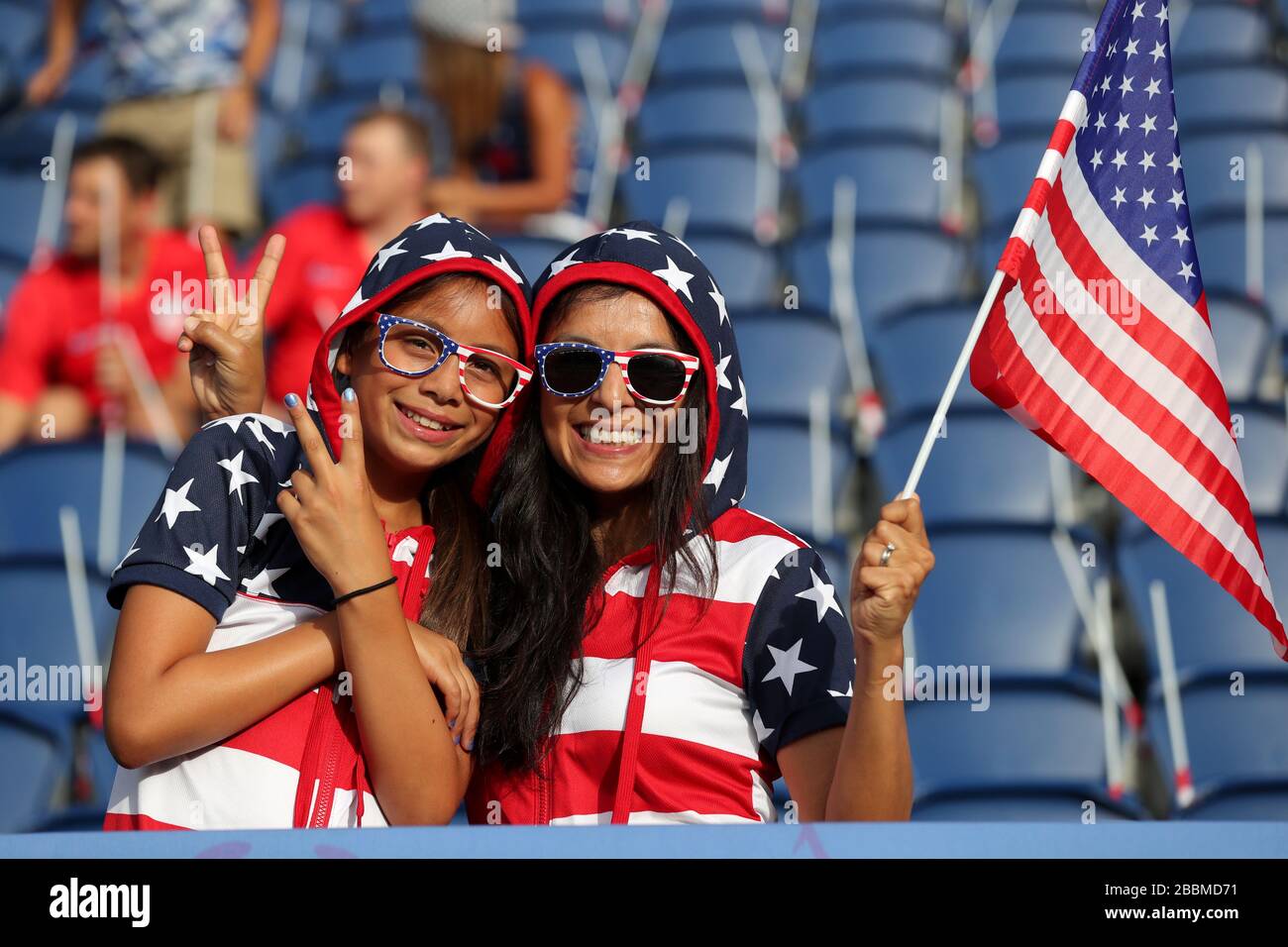 Usa fans show their support in the stands hi-res stock photography and ...