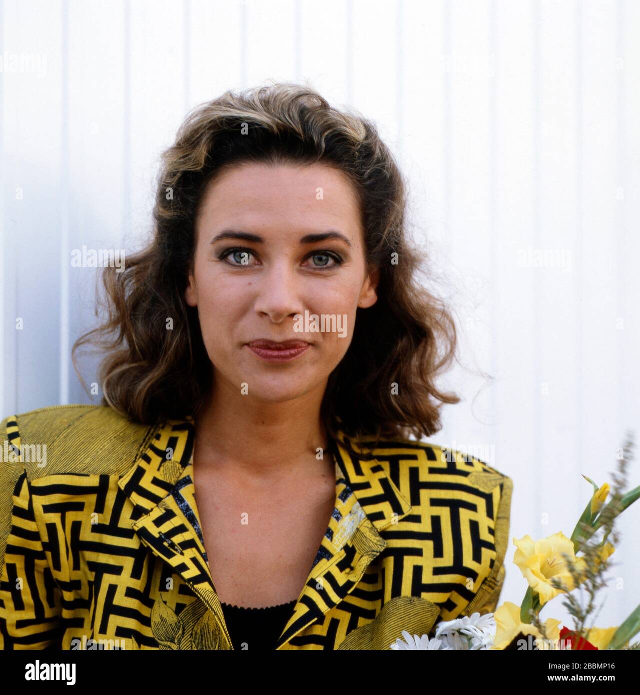 sabine sauer deutsche moderatorin und jounalistin um 1989 german tv presenter and journalist sabine sauer around 1989 stock photo alamy