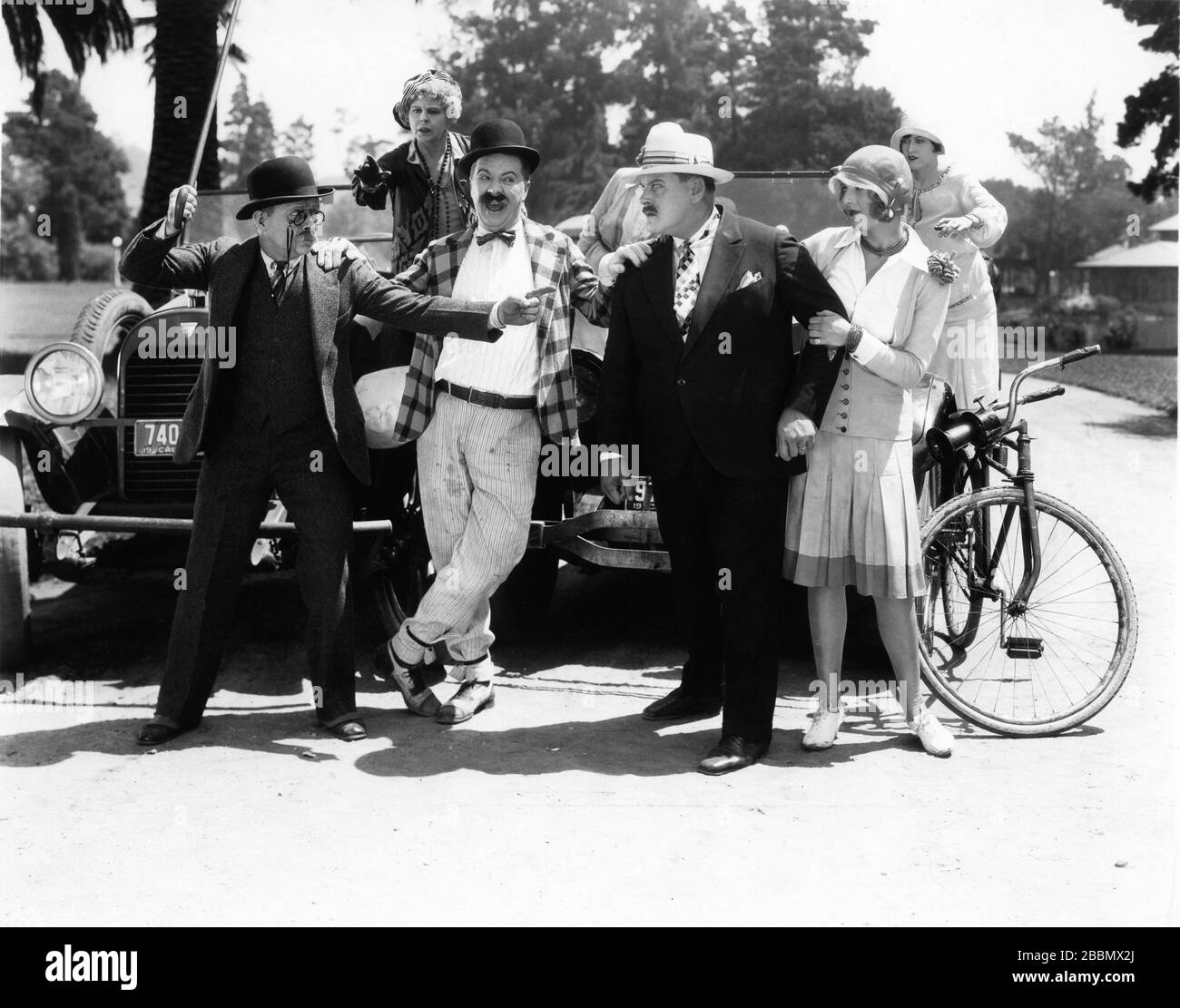 DOT FARLEY BILLY BEVAN VERNON DENT and CAROLE LOMBARD in THE BICYCLE FLIRT 1928 director HARRY EDWARDS Silent Comedy Short Mack Sennett Comedies / Pathe Exchange Stock Photo