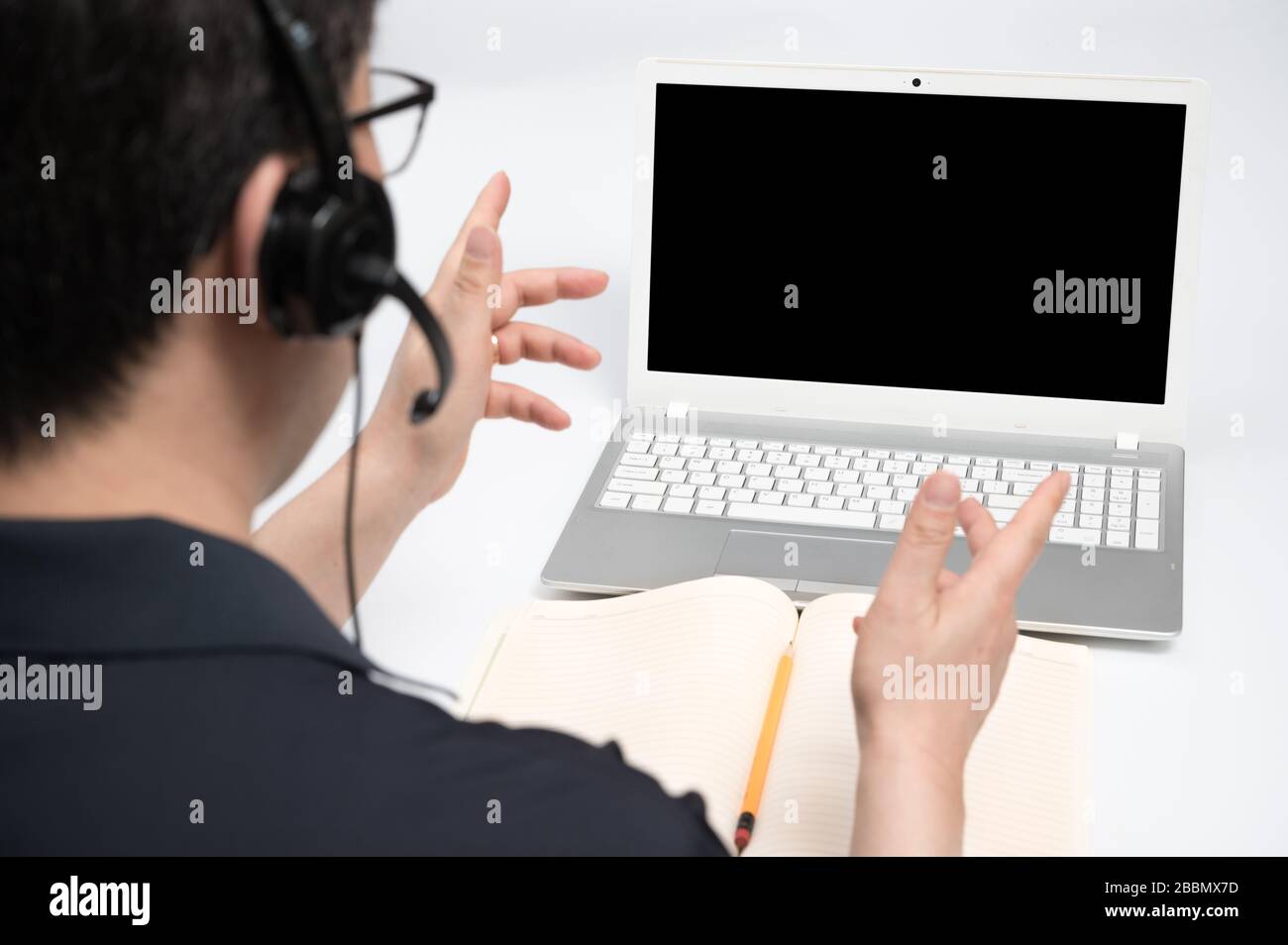 Man Computer Learing Man on laptop learning hi-res stock photography and images - Alamy
