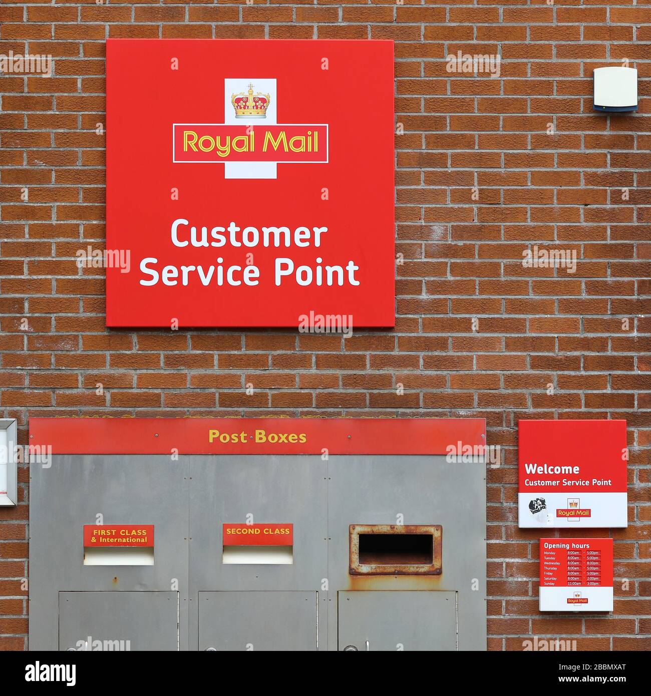 Red post office letter boxes uk hires stock photography and images Alamy