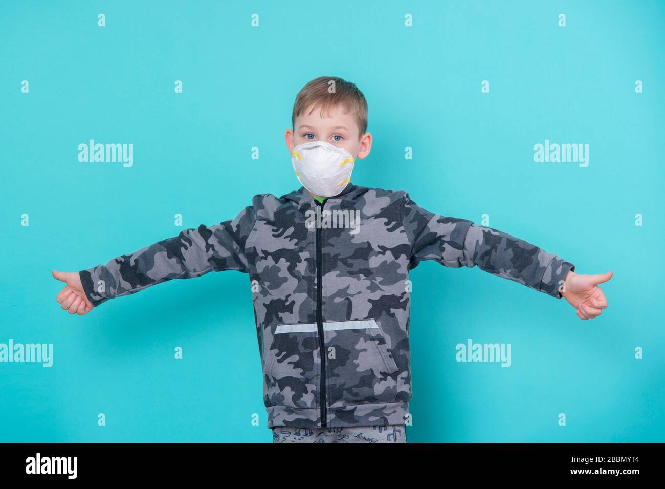 Kid wearing mask at school hi-res stock photography and images - Alamy