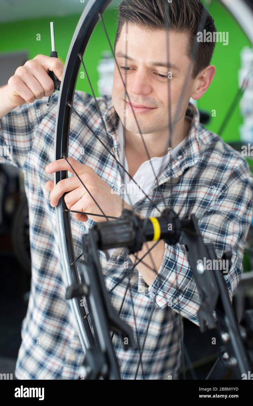 Cycle repair service hires stock photography and images Alamy