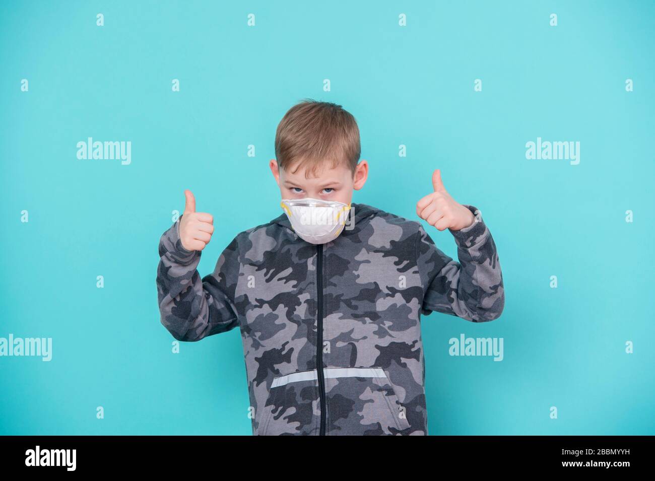 Kid wearing mask at school hi-res stock photography and images - Alamy