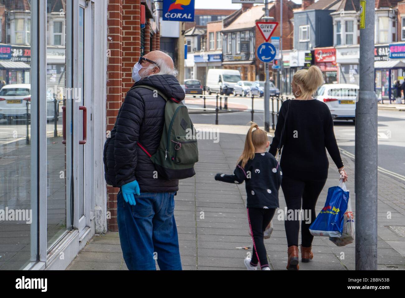 Face mask walks hi-res stock photography and images - Alamy