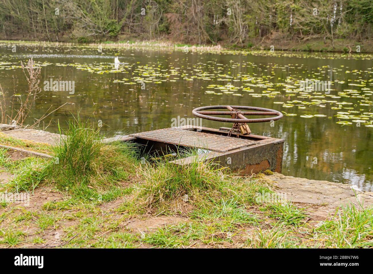 Lake outflow hi-res stock photography and images - Alamy