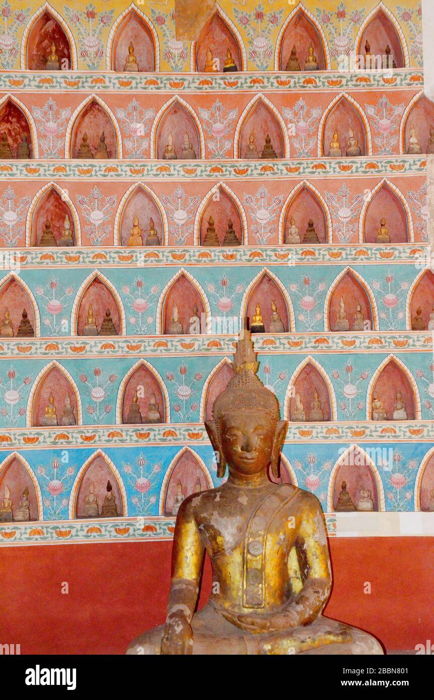 Larger and smaller Buddha statues Stock Photo