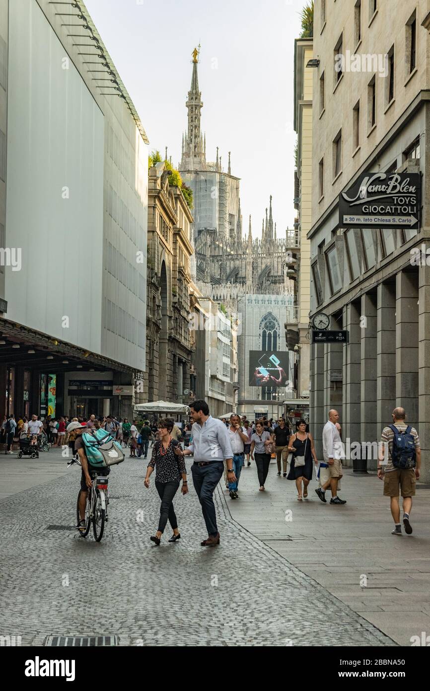 Torino via milano hi-res stock photography and images - Alamy