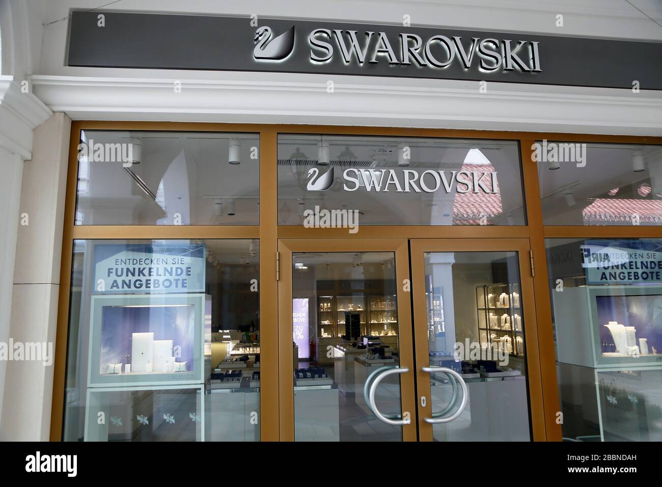 Swarovski outlet hi-res stock photography and images - Alamy