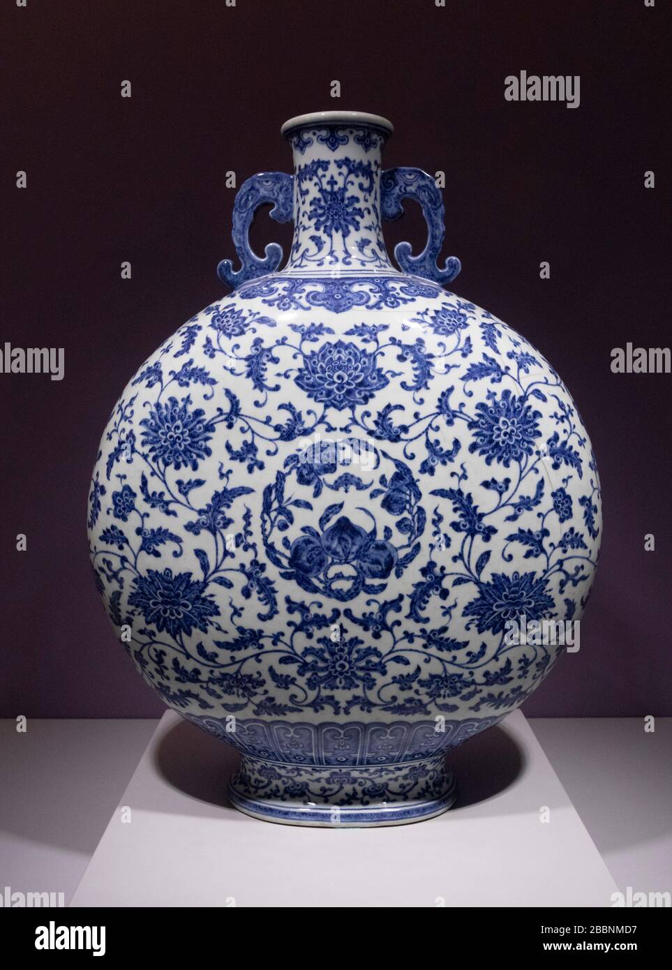 Qing blue and white moon flask, Aurora Art Museum, Shanghai, China Stock Photo