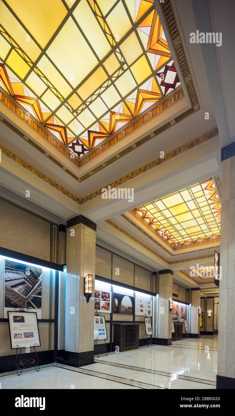 Shanghai architecture art deco hi-res stock photography and images - Alamy
