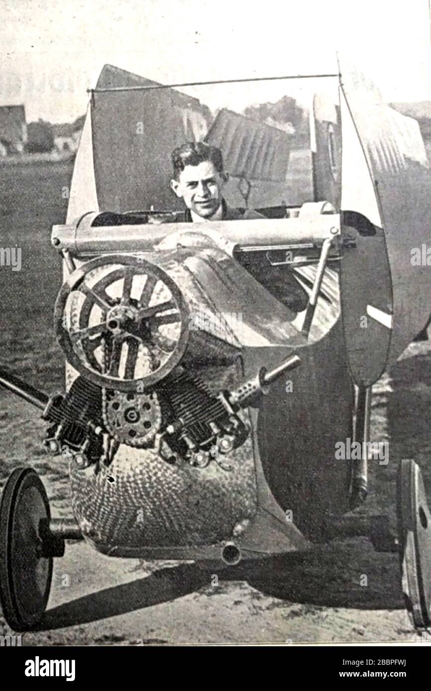 J.H.MAYKEMPER German civil engineer from Frankfurt in his flying car in 1925. Stock Photo