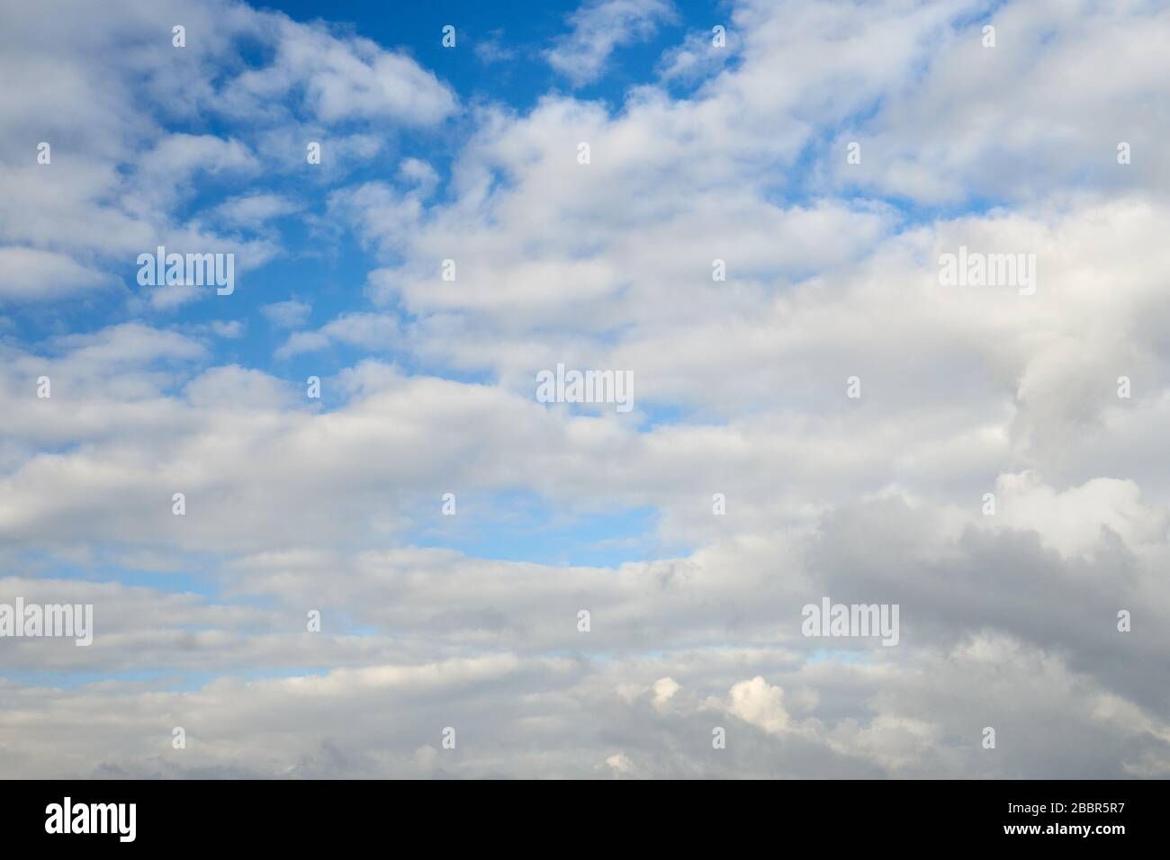 Dark clouds background. Dramatic cloudy sky Stock Photo - Alamy