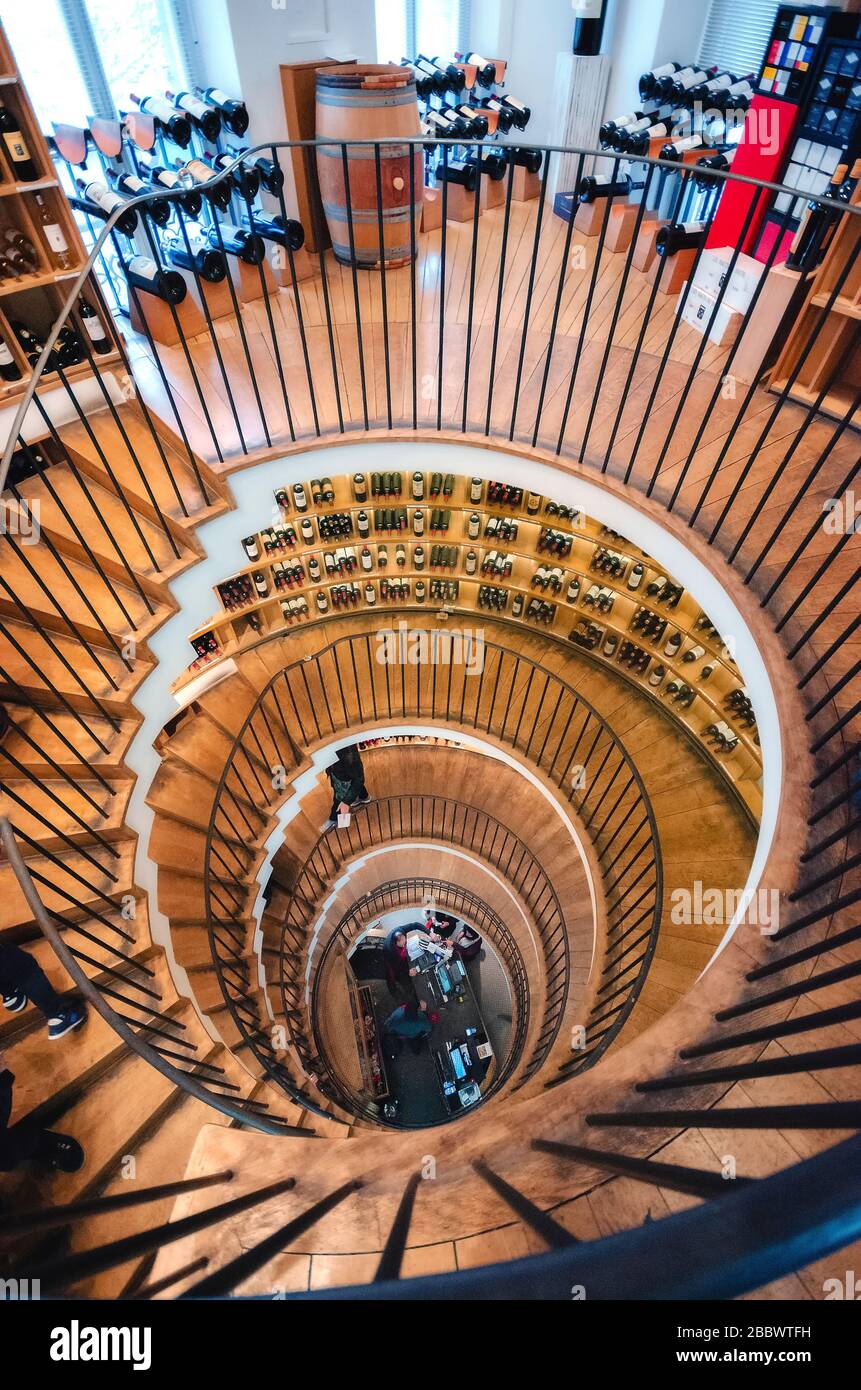 Wine shop in Bordeaux, France Stock Photo Alamy