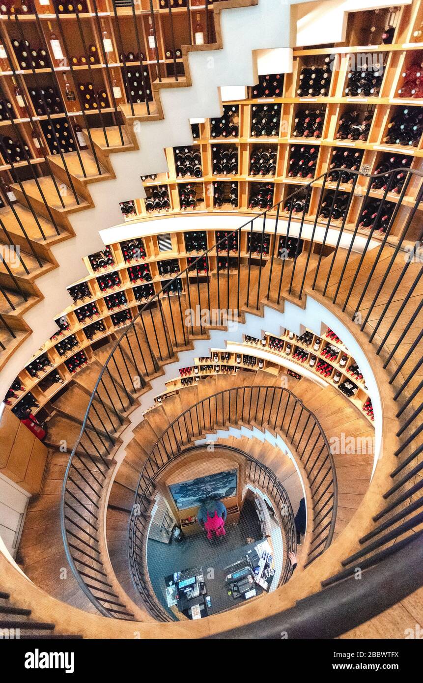 Wine shop in Bordeaux, France Stock Photo Alamy