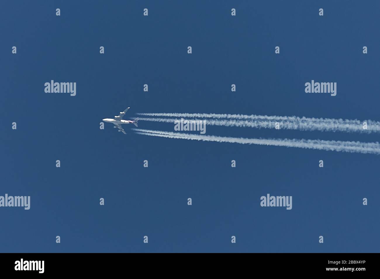 Plane at cruising altitude Stock Photo Alamy