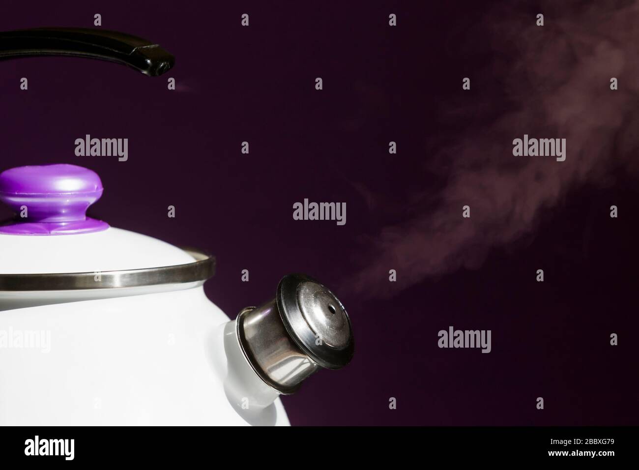 Kettle boiling steam hires stock photography and images Alamy