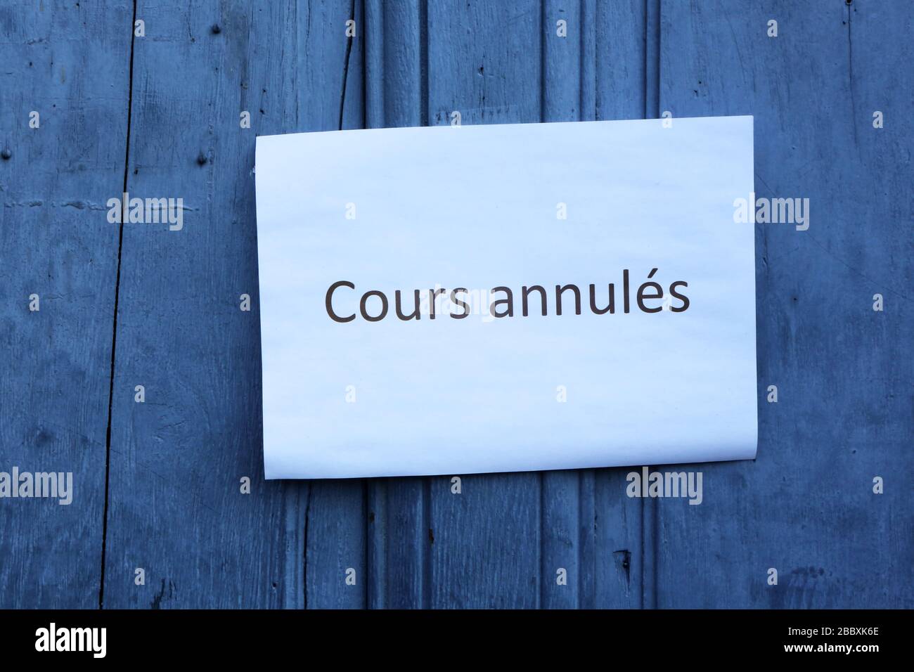 Cours annulés. Fermeture administrative. Coronavirus. Covid-19. Saint-Gervais-les-Bains. Haute-Savoie. France. Stock Photo