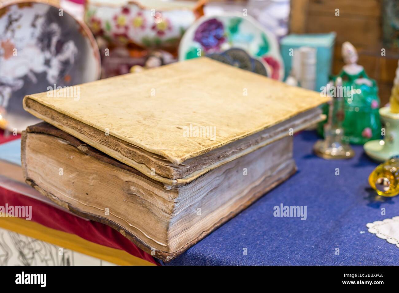 old books for sale at antiques fair Stock Photo Alamy