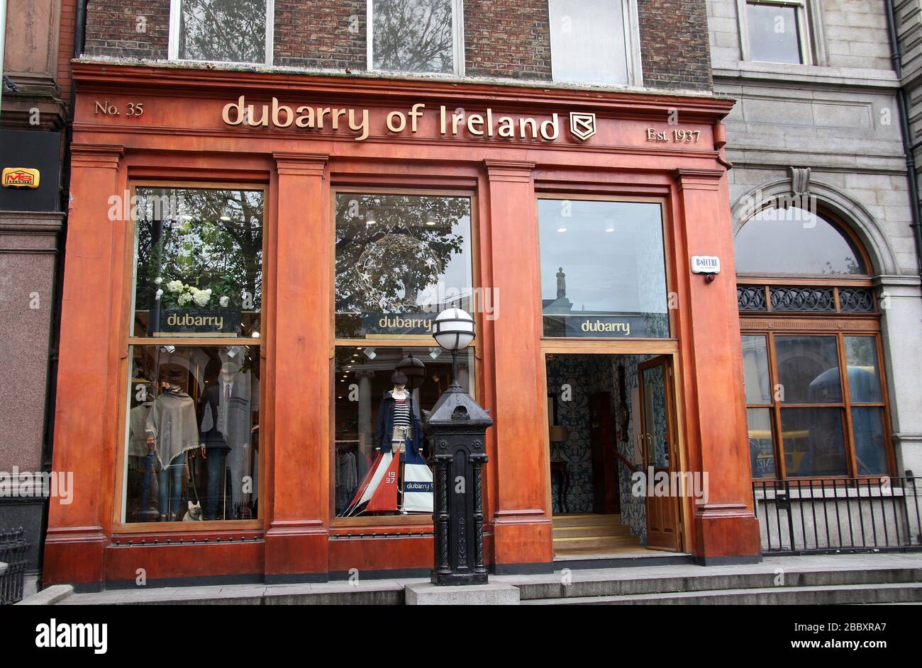 Flagship of Dubarry of Ireland at College Green in Dublin Photo - Alamy