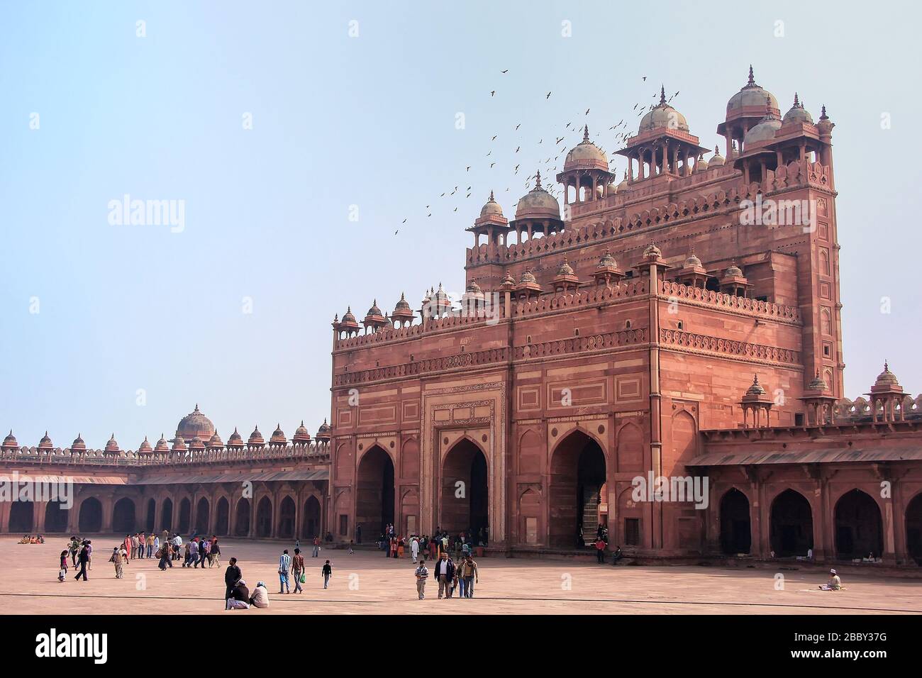 Buland Darwasa (Victory Gate) seen from the courtyard of Jama Masjid in ...