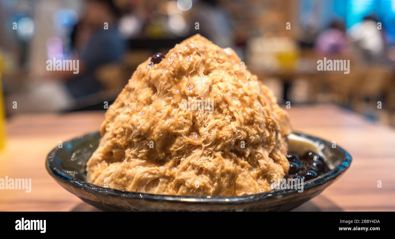 Bubble tea night market hi-res stock photography and images - Alamy