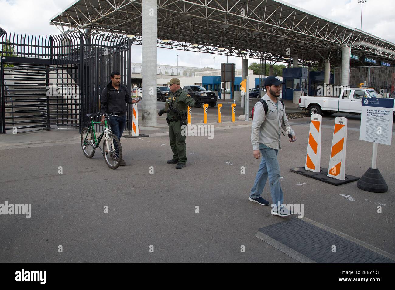 Biometric border entry and exti hires stock photography and images Alamy