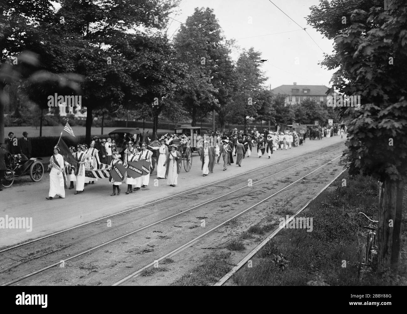 Suffrage pageant and parade from Mineola to Hempstead, Long Island, New York, May 24, 1913 Stock Photo