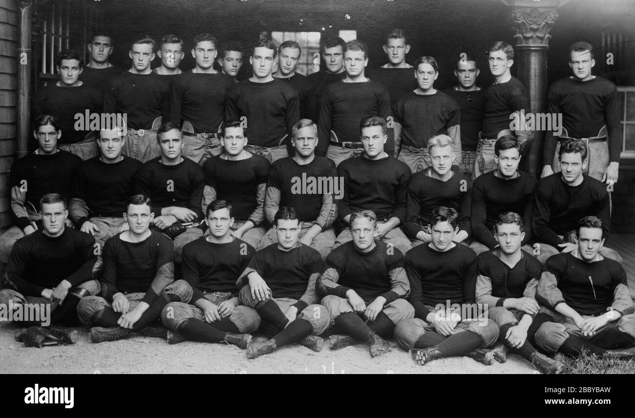 Harvard varsity football team, 1912 Stock Photo Alamy