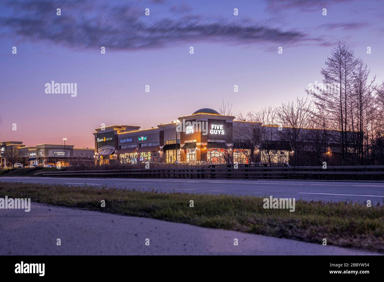 New Hartford, New York Apr 1, 2020 Evening Twilight View of