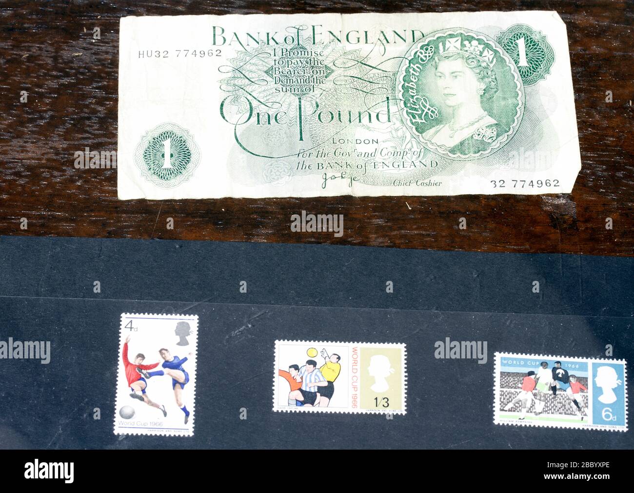 Pound note and 1966 stamps The Brookfields Post Office, recreating a provincil post office counter of the 1960's Stock Photo