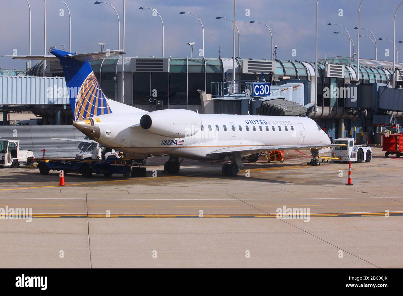 United Airlines Embraer Rj145